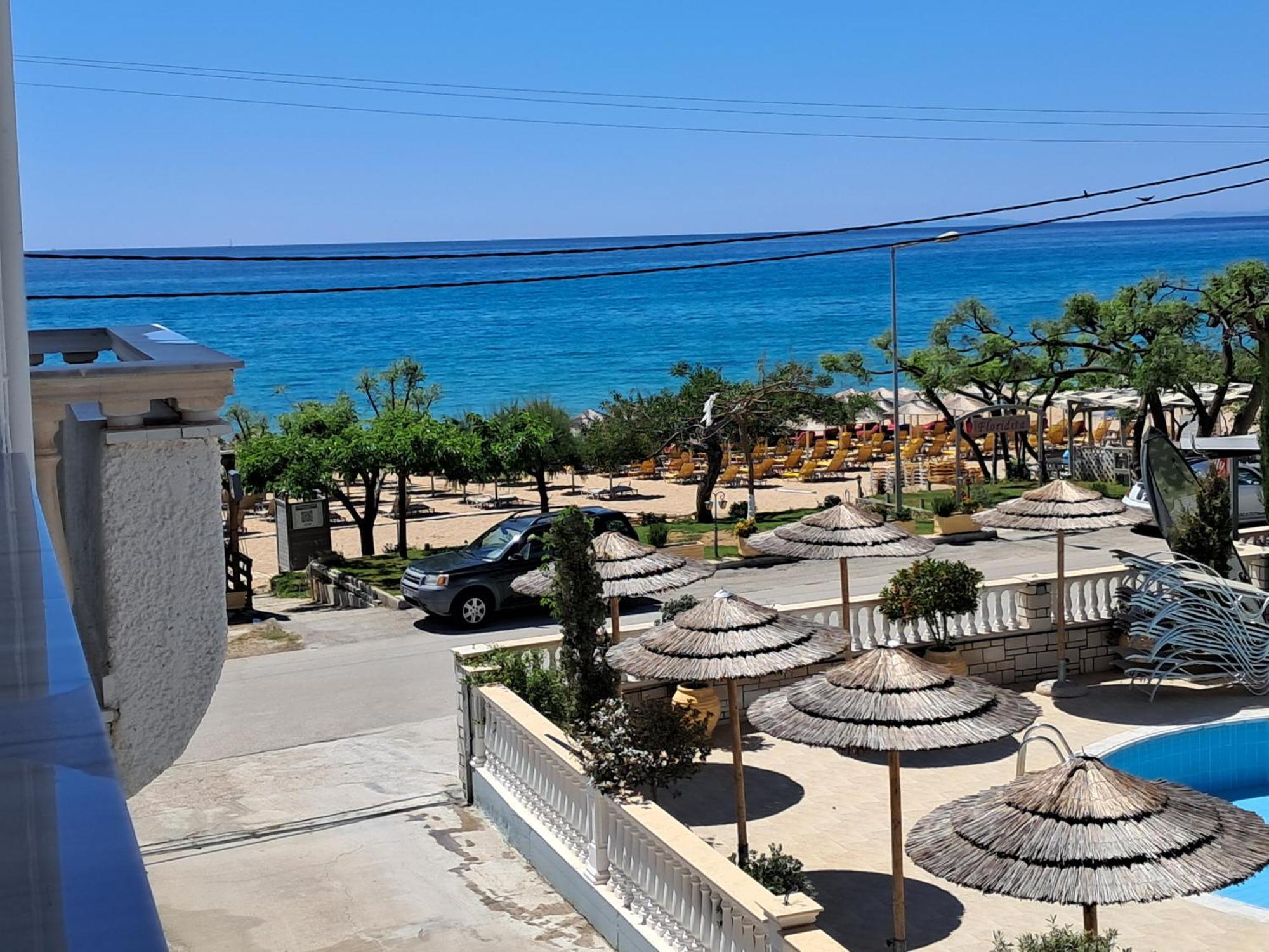 Sigma Hotel Paralia Vrachou Exteriör bild