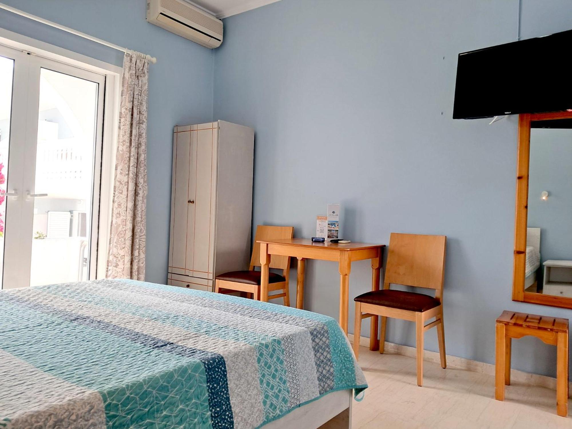 Sigma Hotel Paralia Vrachou Exteriör bild