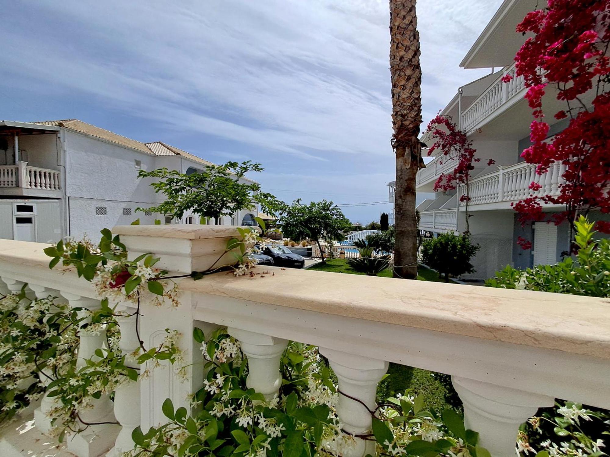 Sigma Hotel Paralia Vrachou Exteriör bild