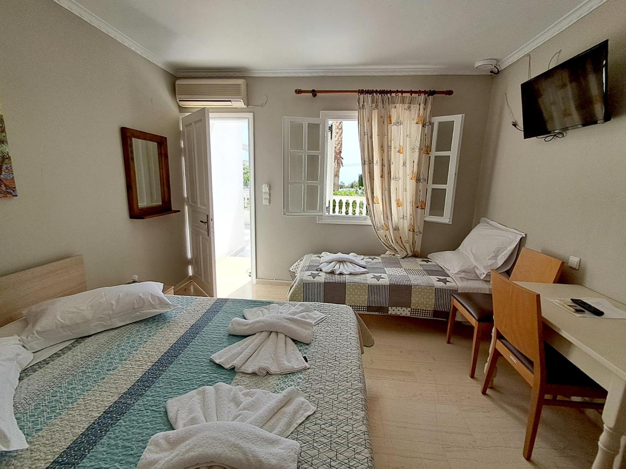 Sigma Hotel Paralia Vrachou Exteriör bild