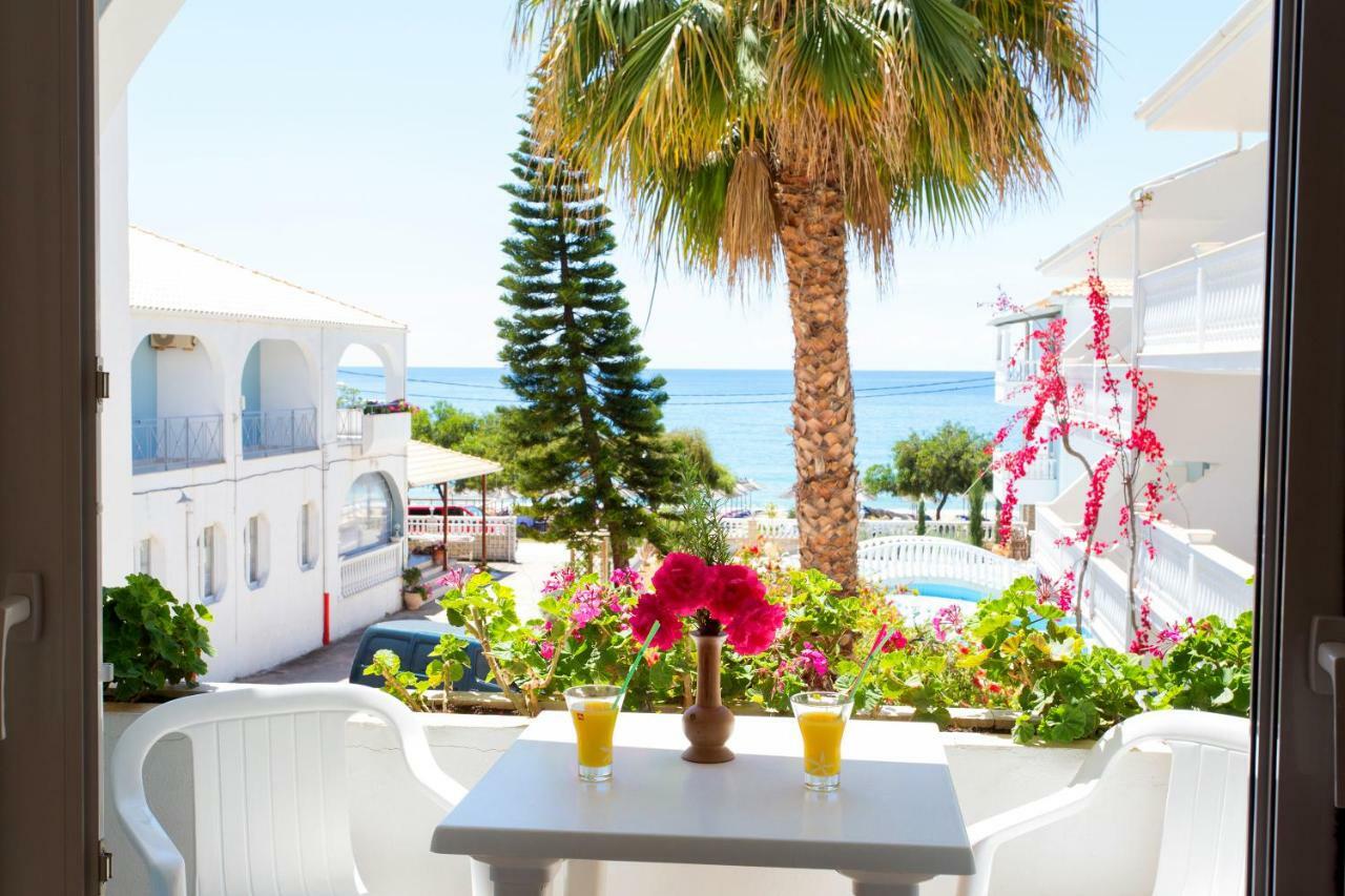 Sigma Hotel Paralia Vrachou Exteriör bild