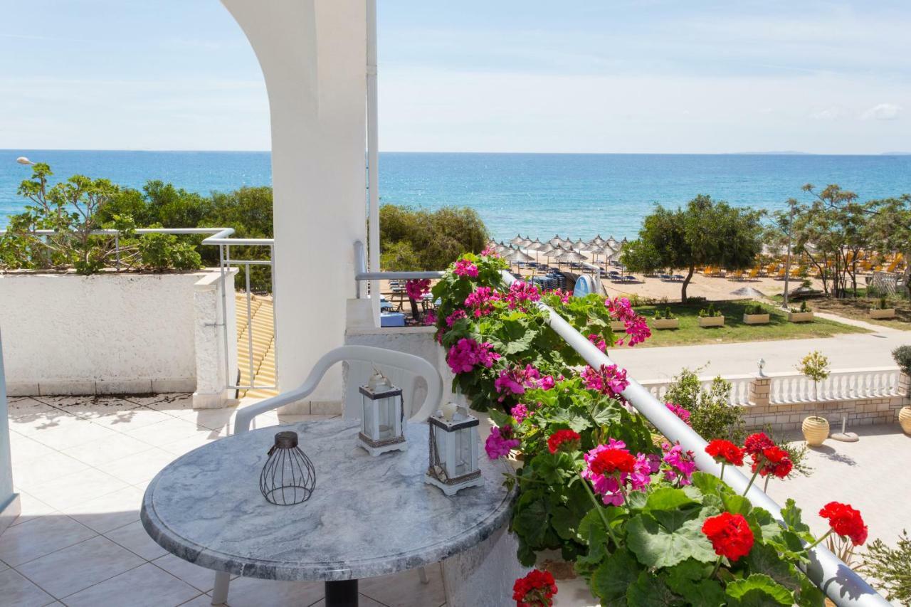 Sigma Hotel Paralia Vrachou Exteriör bild